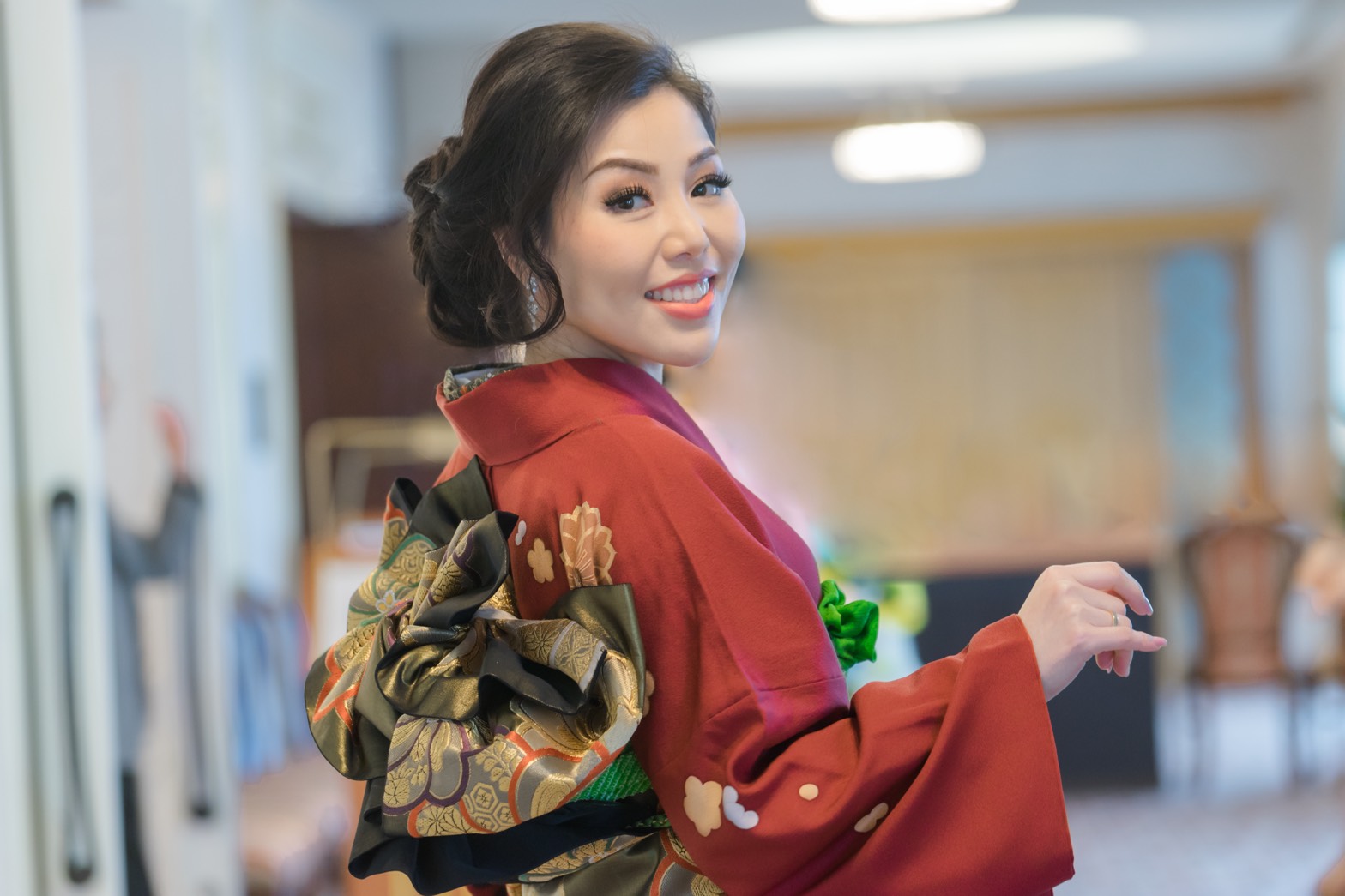  Doanh nhân gốc việt Nishikawa Phạm Hương bất ngờ đạt giải Á Hậu 1 cuộc thi Hoa Hậu Hoàn Vũ Doanh Nhân Nhật Bản 2018